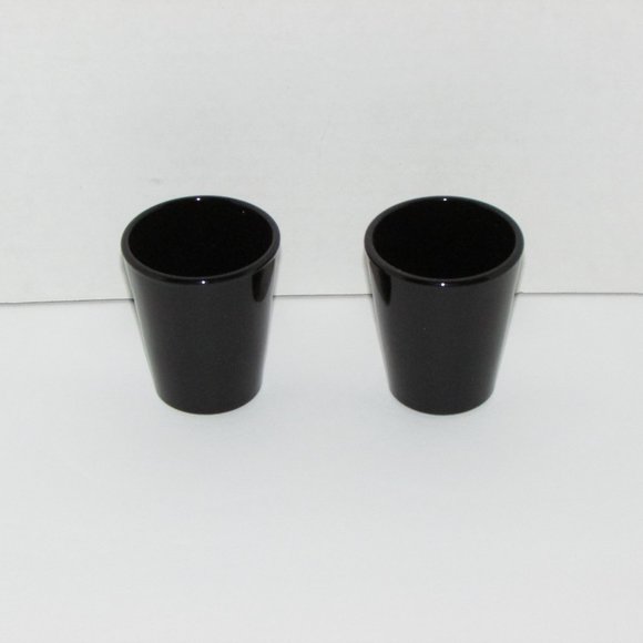 2 UFC Tap Out Shot Glasses Black Glass Red & Gold Skull Graphics Collectible - Picture 6 of 9